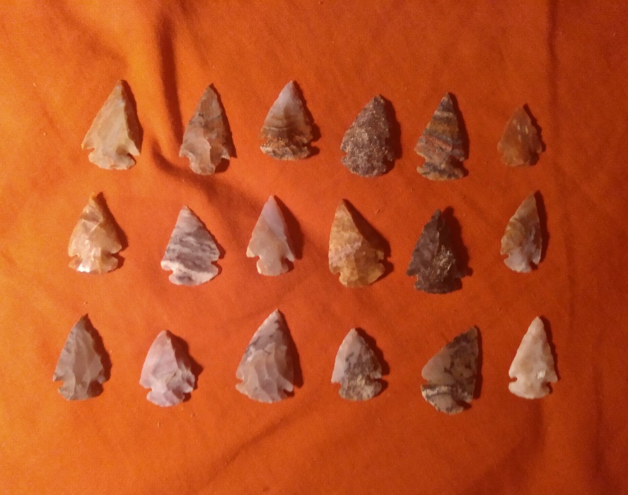FLINT ARROW HEADS