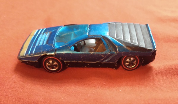 BLUE HOT WHEELS CARABO