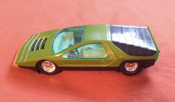 GREEN DINKY CARABO