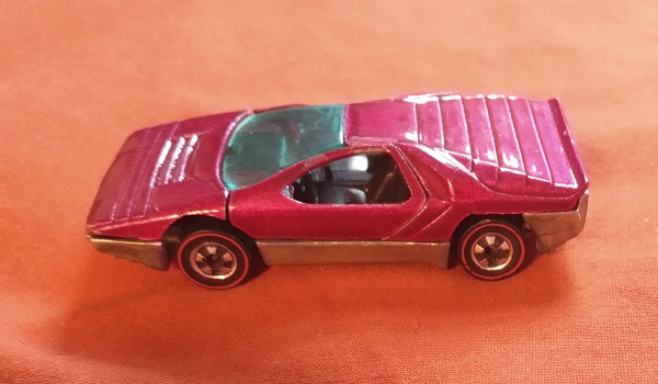 MAGENTA HOT WHEELS - BACK NOT PAINTED BLACK