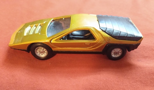 YELLOW MERCURY CARABO BERTONE 1/43 SCALE