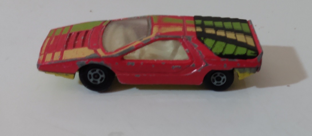 RED WITH STRIPES MATCHBOX ALFA CARABO