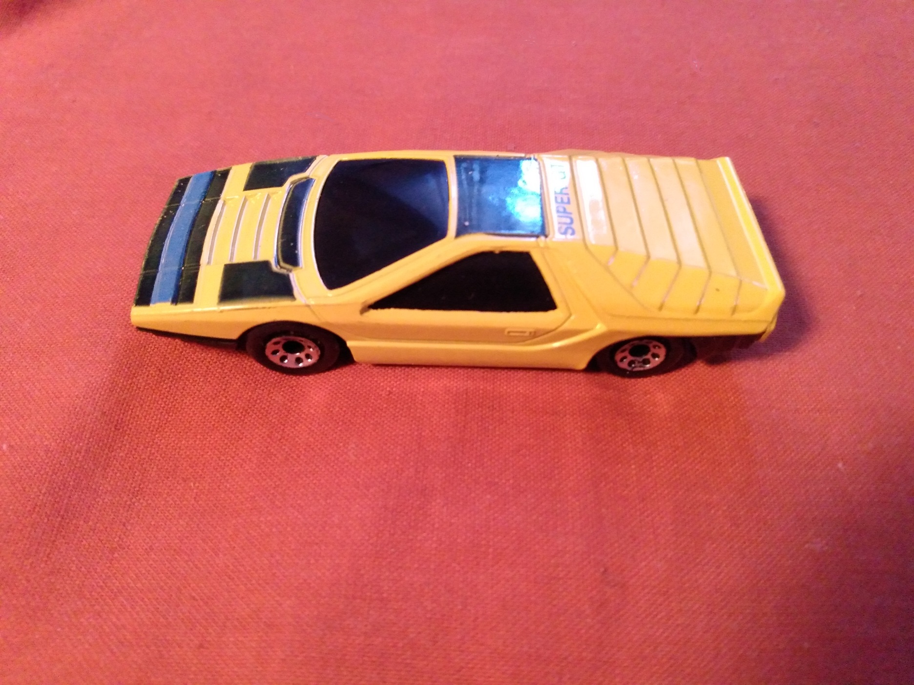 YELLOW MATCHBOX ALFA CARABO