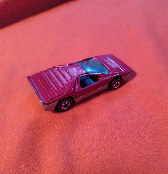 MAGENTA HOT WHEELS - BACK NOT PAINTED BLACK