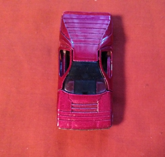 MAGENTA HOT WHEELS - BACK NOT PAINTED BLACK