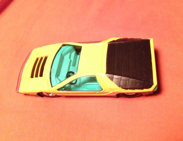 YELLOW DINKY TOYS CARABO BERTONE