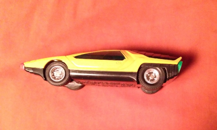 YELLOW DINKY TOYS CARABO BERTONE