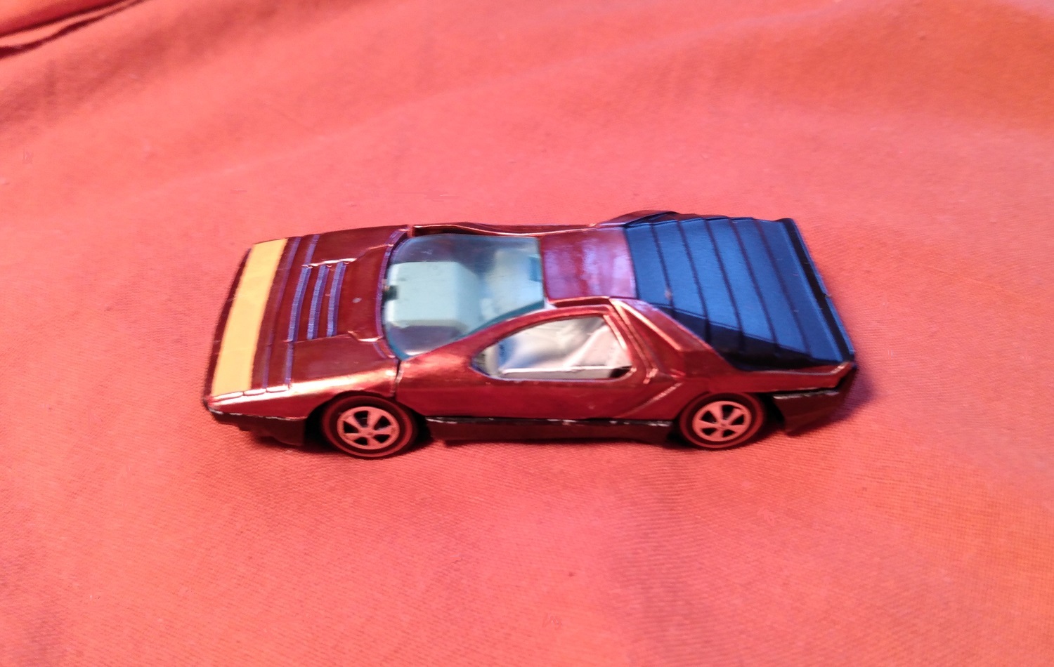 ORANGISH RED HOT WHEELS CARABO