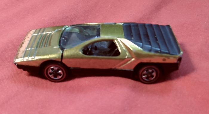METALLIC YELLOW HOT WHEELS CARABO
