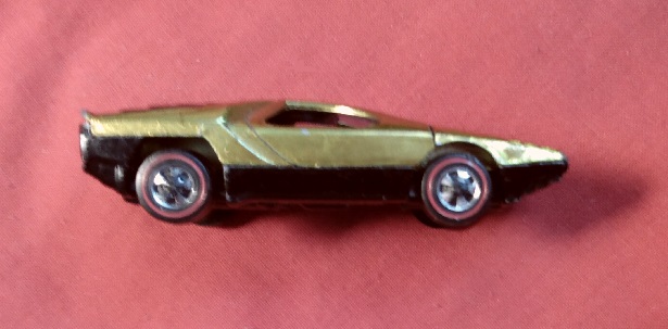 METALLIC YELLOW HOT WHEELS CARABO