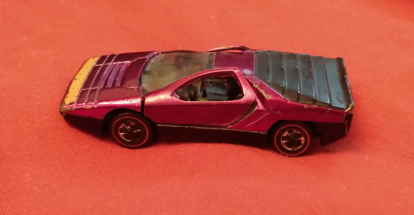 MAGENTA HOT WHEELS CARABO