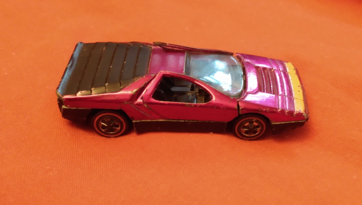 MAGENTA HOT WHEELS CARABO