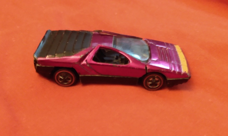 MAGENTA HOT WHEELS CARABO
