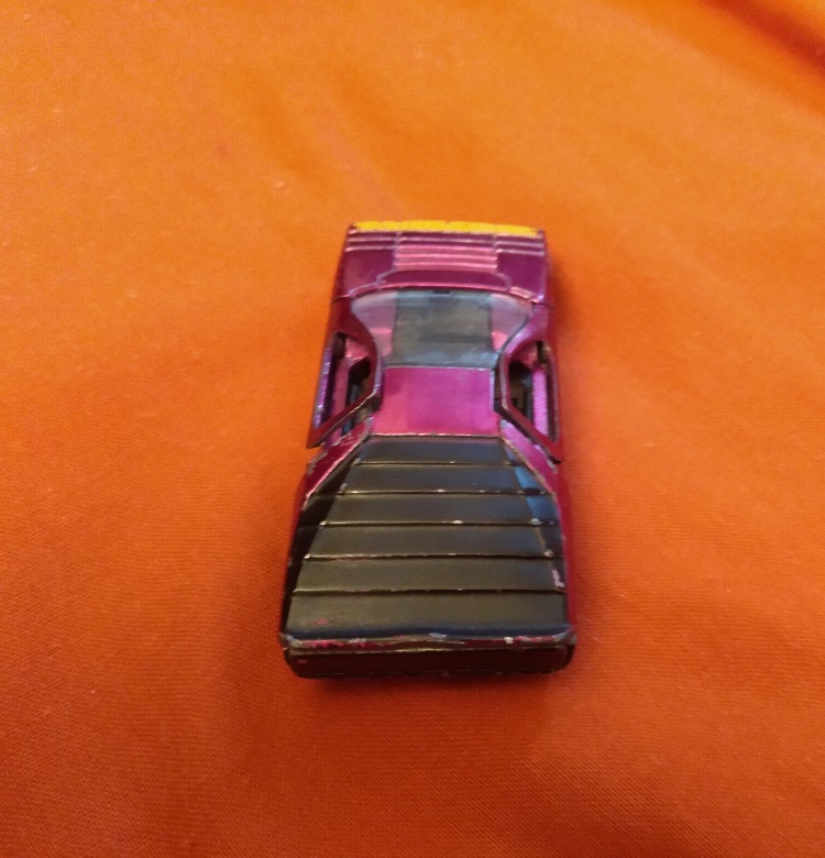 MAGENTA HOT WHEELS CARABO