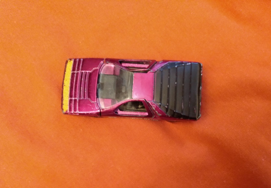 MAGENTA HOT WHEELS CARABO