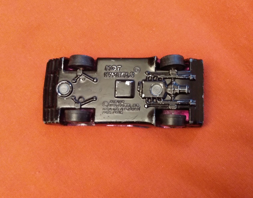 MAGENTA HOT WHEELS CARABO