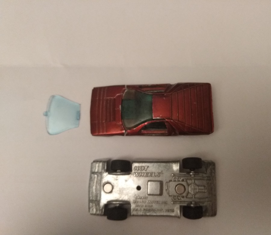 CUSTOM APPLE RED HOT WHEELS CARABO