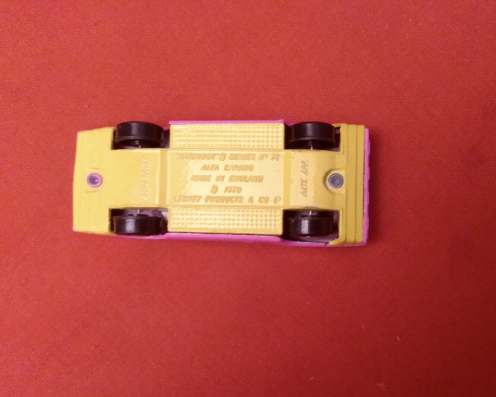 LESNEY MATCHBOX BRIGHT PINK WITHOUT STRIPES ALFA CARABO