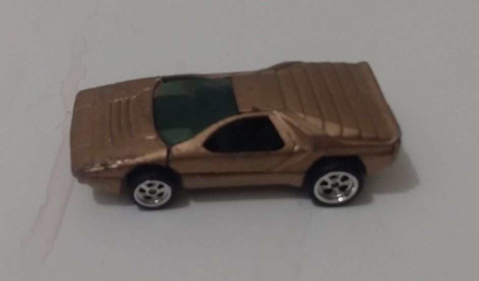 GOLD CUSTOM HOT WHEELS ALFA CARABO