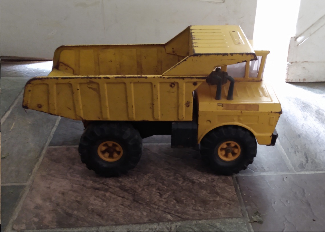 BIG TONKA DUMP TRUCK