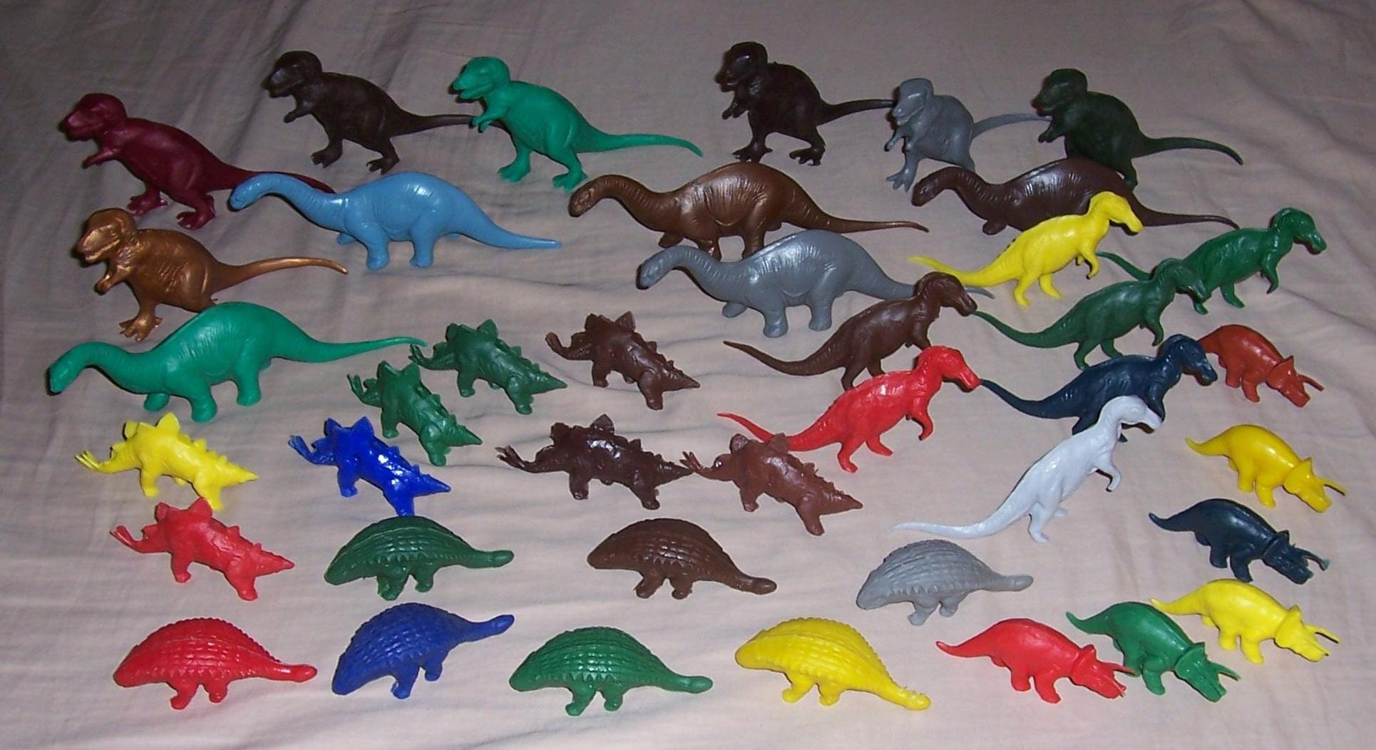 SINCLAIR/DFC LARGE SMALL SCALE FIGURES