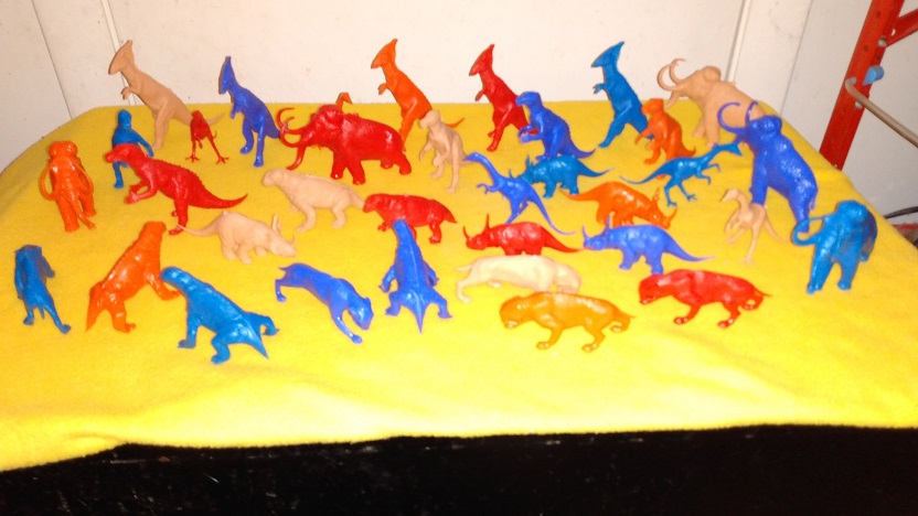 MARX RECAST SECOND SERIES FIGURES IN FIVE NICE, UNCOMMON COLORS