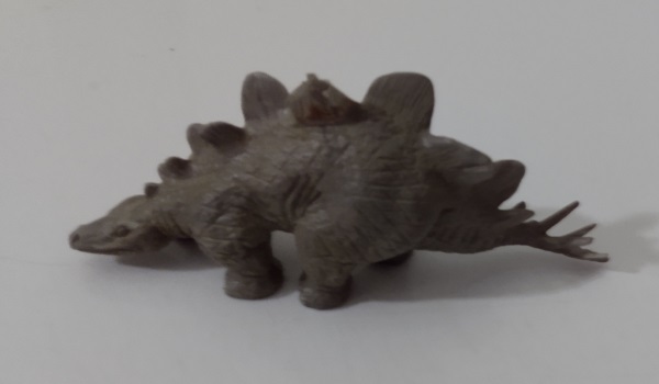 GRAY STEGOSAURUS