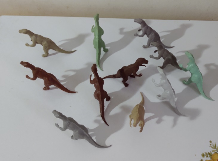 BUNCH OF MARX IGUANODON