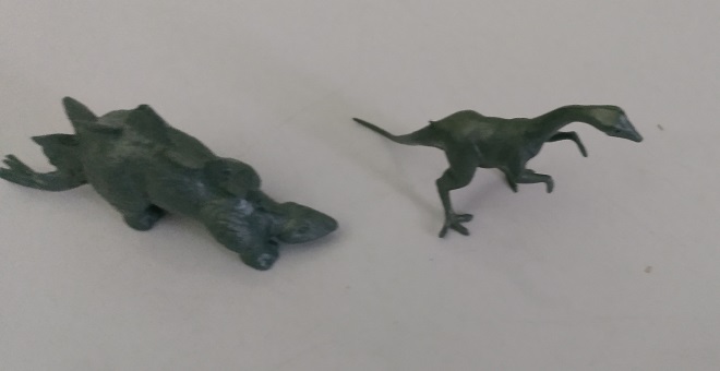 METALLIC GREEN STRUTHIOMIMUS AND STEGOSAURUS
