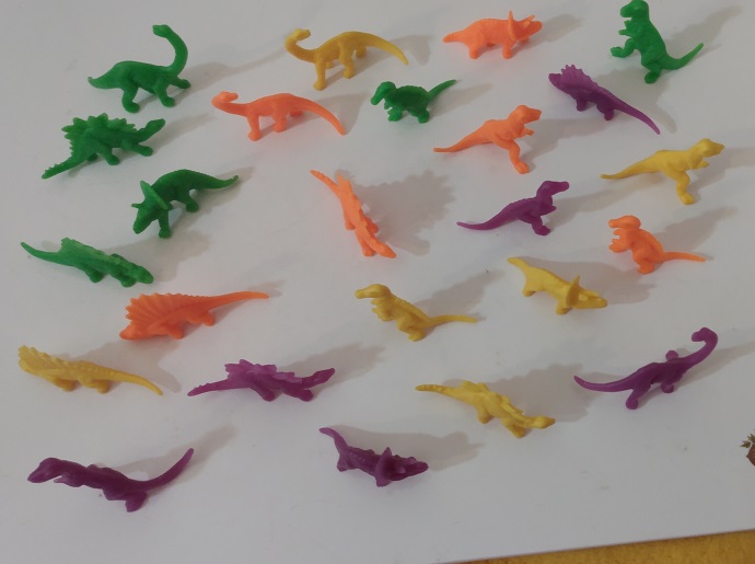 TRAVEL PACK DINOSAURS FAMILY PICTURE