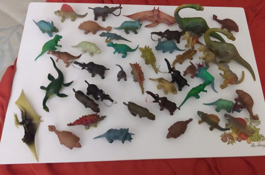 INPRO DINOSAUR FAMILY PICTURE REVISED (ADD A SECOND BRONTO)