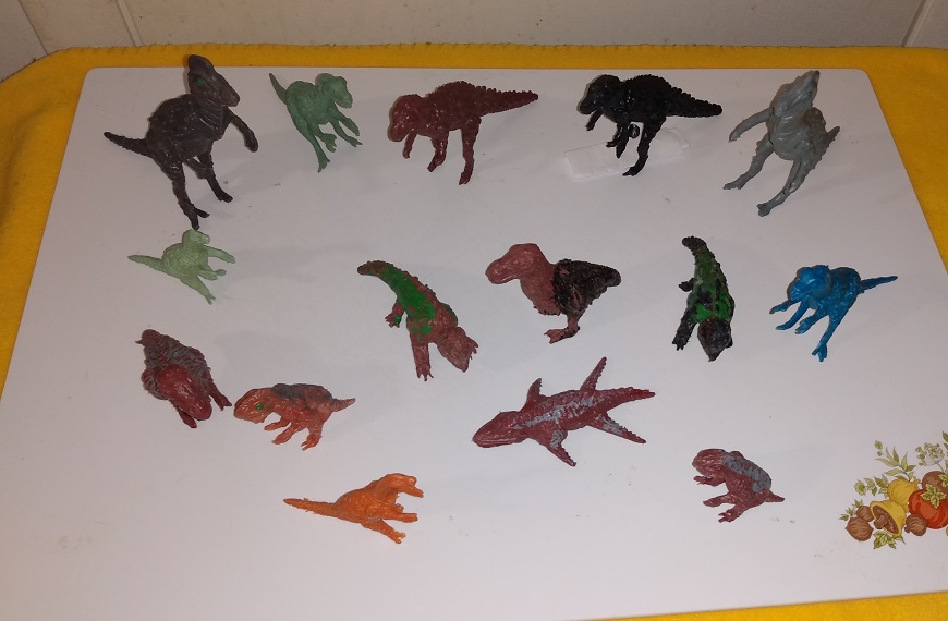 WHITE POST DINOSAUR FIGURES GROUP PHOTO