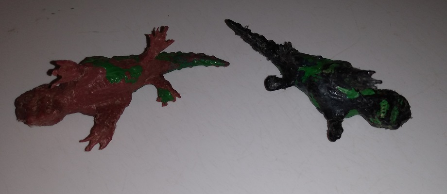 WHITE POST MOSCHOPS PAIR LYING ON BACKS