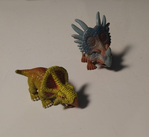 TWO DINO FROZ CERTOPSIN