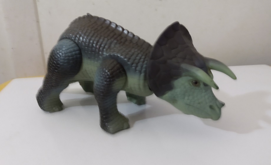 DINO RIDERS TRICERATOPS