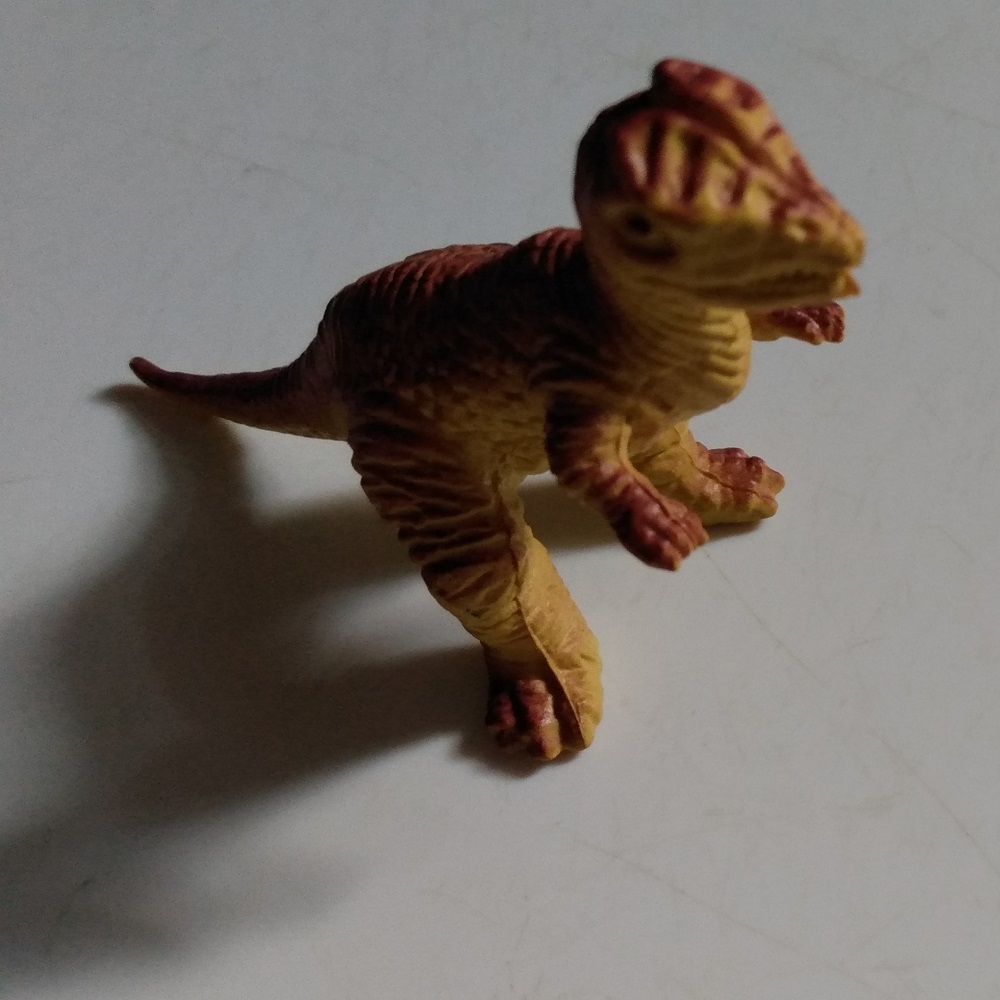 DILOPHOSAURUS PREHISTORIC FIGURE