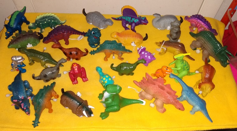 MANY WINDUP DINOSAURS