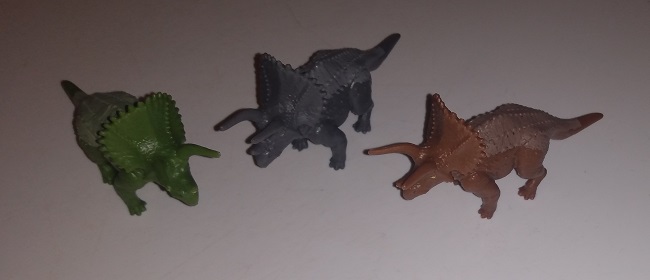JURASSIC WORLD TRICERATOPS