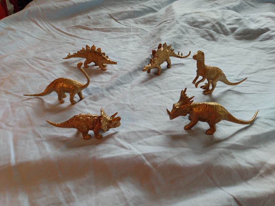 GOLD DINOSAURS