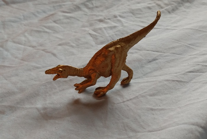 GOLD DINOSAUR