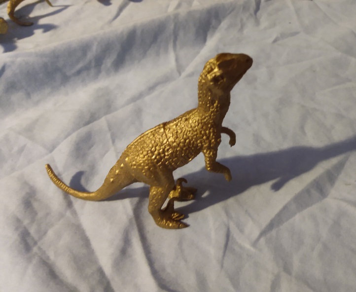GOLD DINOSAUR
