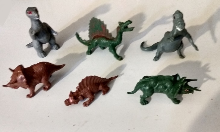 CRETACEOUS TIMES DINOSAUR GROUP PICTURE