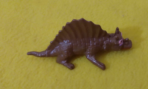 CRETACEOUS TIMES DINOSAUR WITH BACK FIN