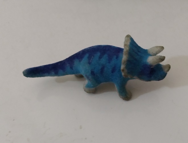 FLOCKED TRICERATOPS