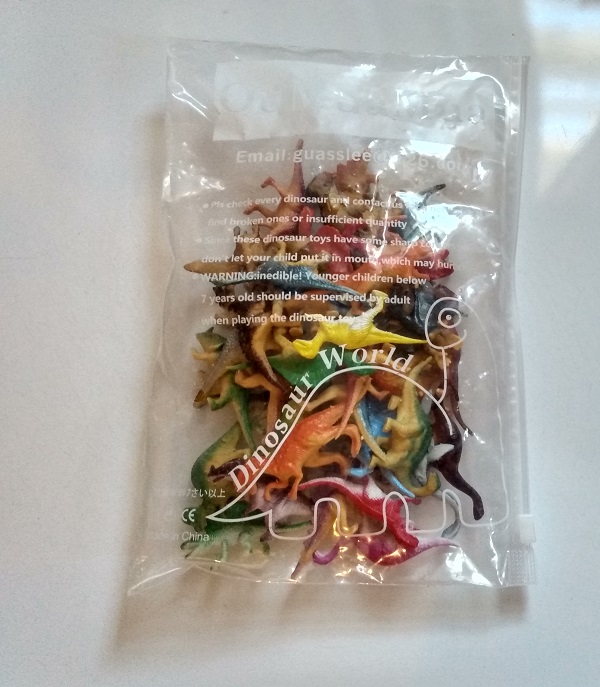 DINOSAUR WORLD DINOSAURS IN THE BAG