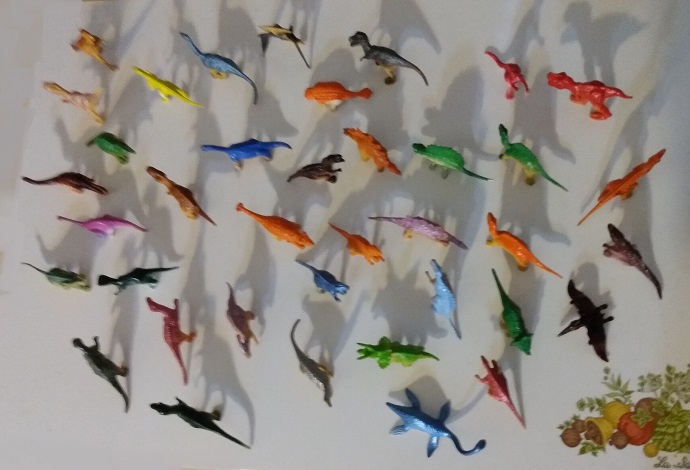 DINOSAUR WORLD DINOSAUR GROUP PICTURE