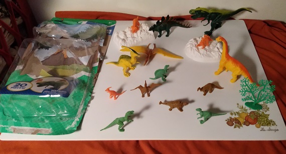 TOYMENDOUS 20 PIECE DINOSAUR SET WITH PACKAGING