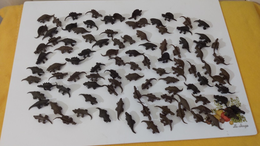 SMALL BROWN DINOSAURS