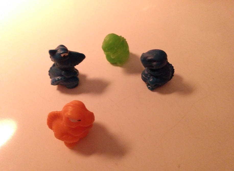 HOLLOW VENDING MACHINE DINOSAURS