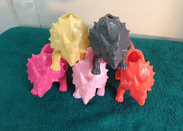 TRICERATOPS PLANTERS PYRAMID